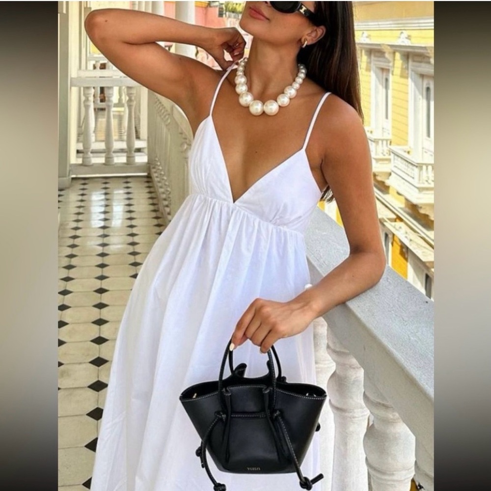 Commense White Backless Dress